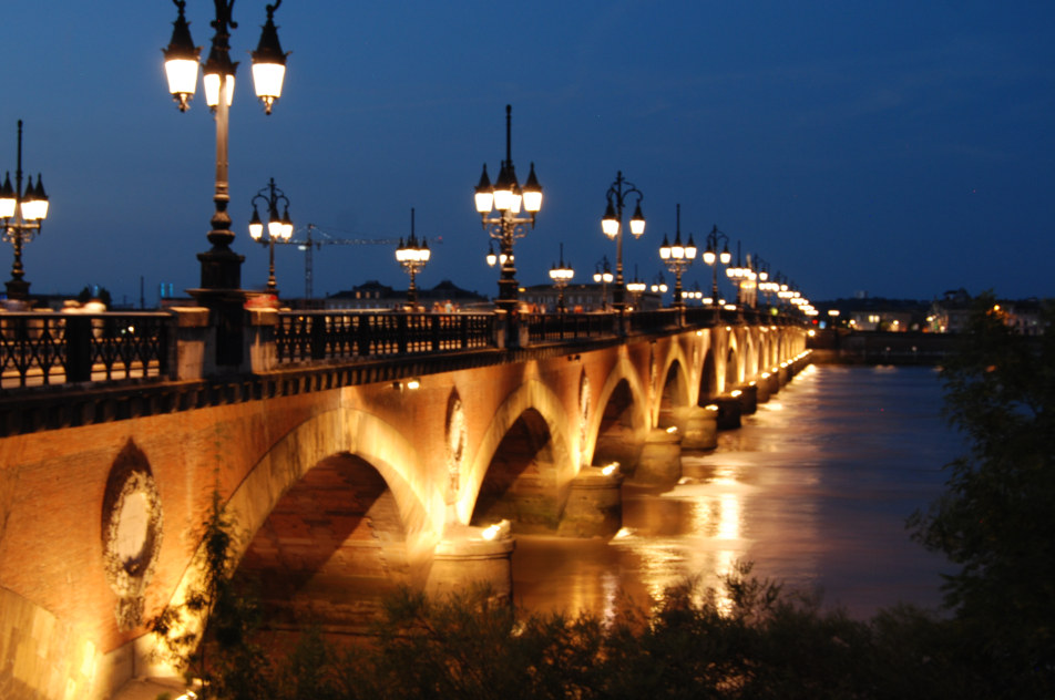 pont de pierre bordeaux