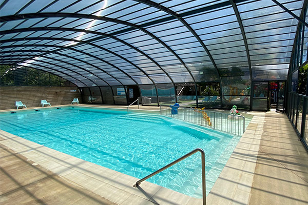 camping piscine couverte